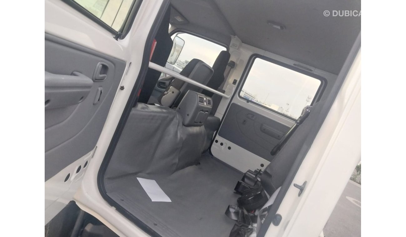 Hino 300 Hino 300 714 2.4 L , diesel , double cabin