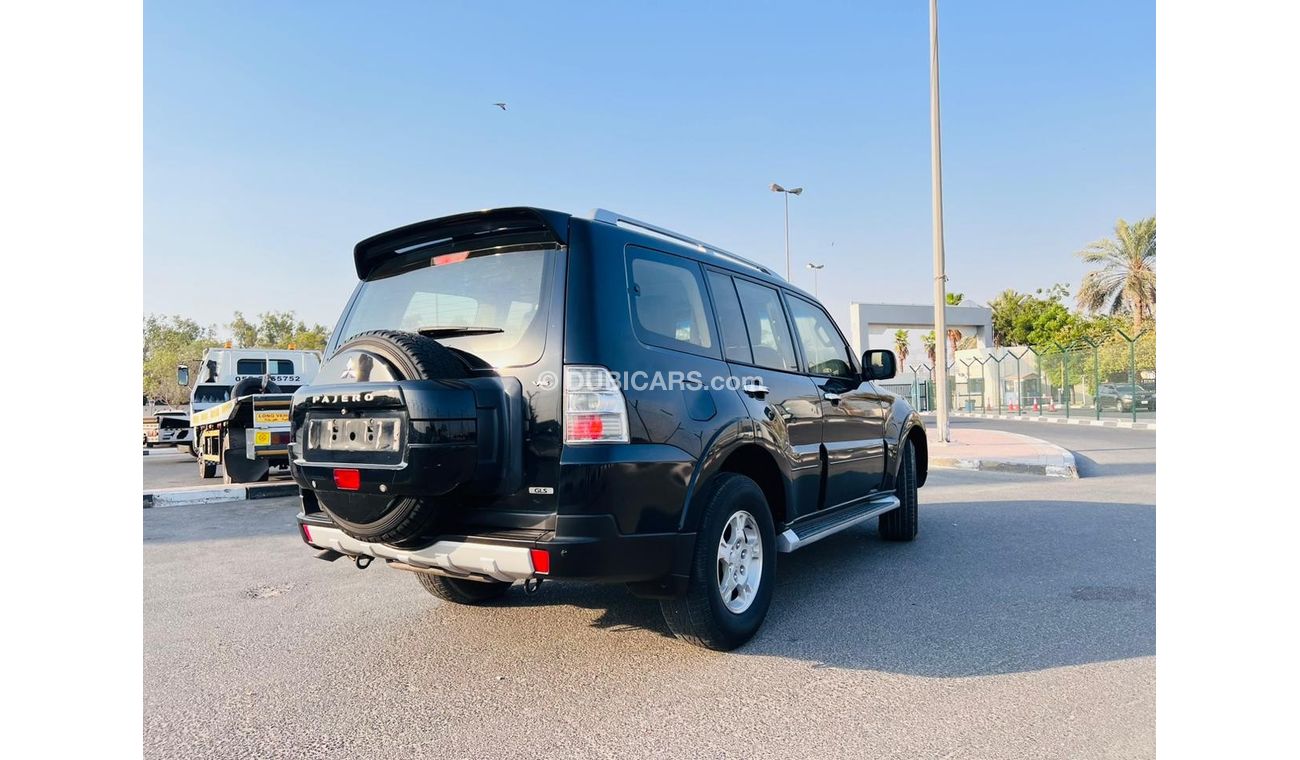 ميتسوبيشي باجيرو 2008 MITSUBISHI PAJERO Gcc  FULL OPTION / EXPORT ONLY