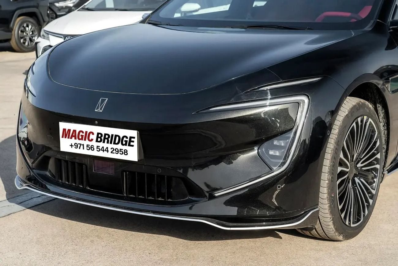 أفاتر 12 أفاتار 12 إي في ماستر 4WD - شركة سيارات كهربائية فاخرة