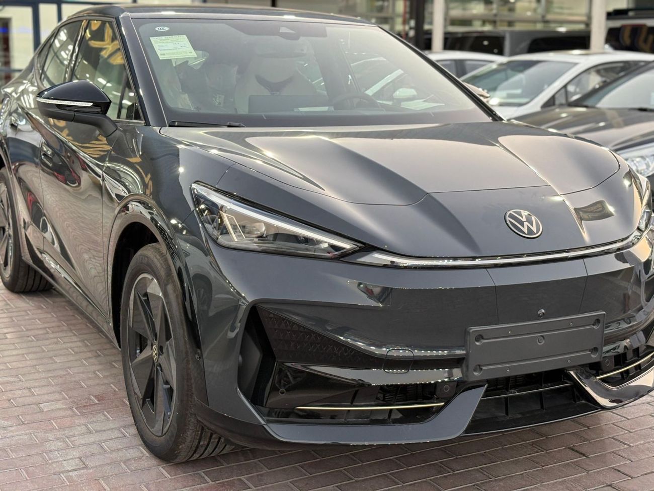 فولكس واجن ID.Unyx ELECTRIC 5 SEATS FULL OPTION