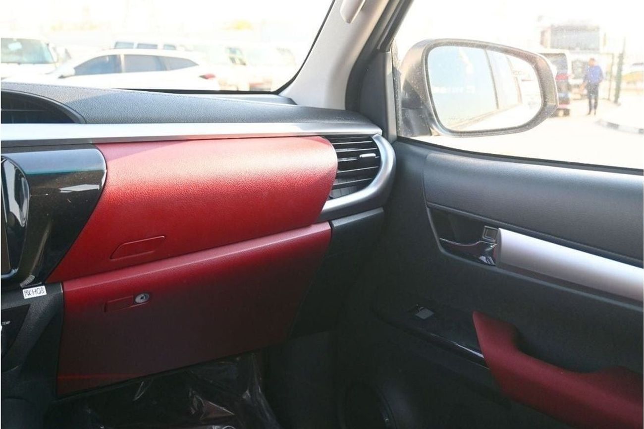 تويوتا هيلوكس Toyota Hilux 2.7L Petrol Manual 4WD 2025