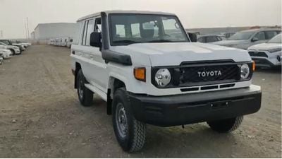 تويوتا لاند كروزر 70 LC76 4.2L MT DIESEL 5 DOORS