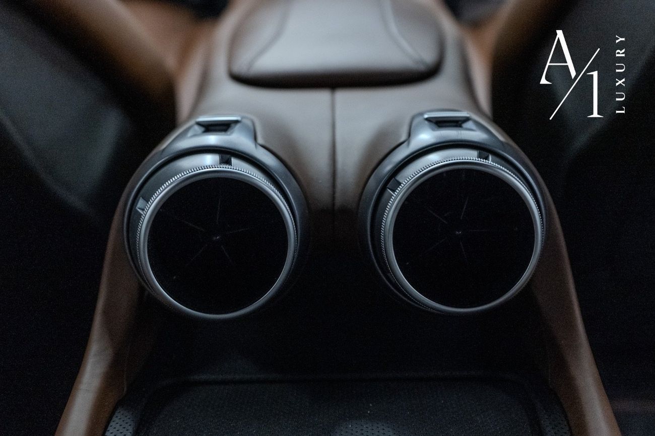 فيراري جي تي سي 4  لوسو 2017 Ferrari GTC4Lusso T Hatchback, Full Service History, GCC Spec