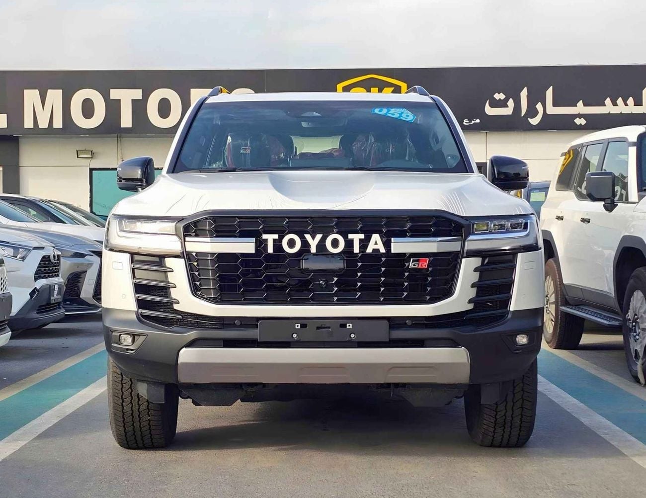 تويوتا لاند كروزر GR SPORT 1MHEV HIGH HYBRID / 3.5L PETROL V6 / RADAR /REAR ENTERTAINMENT DVD/COOL BOX (CODE#LC3HGR)