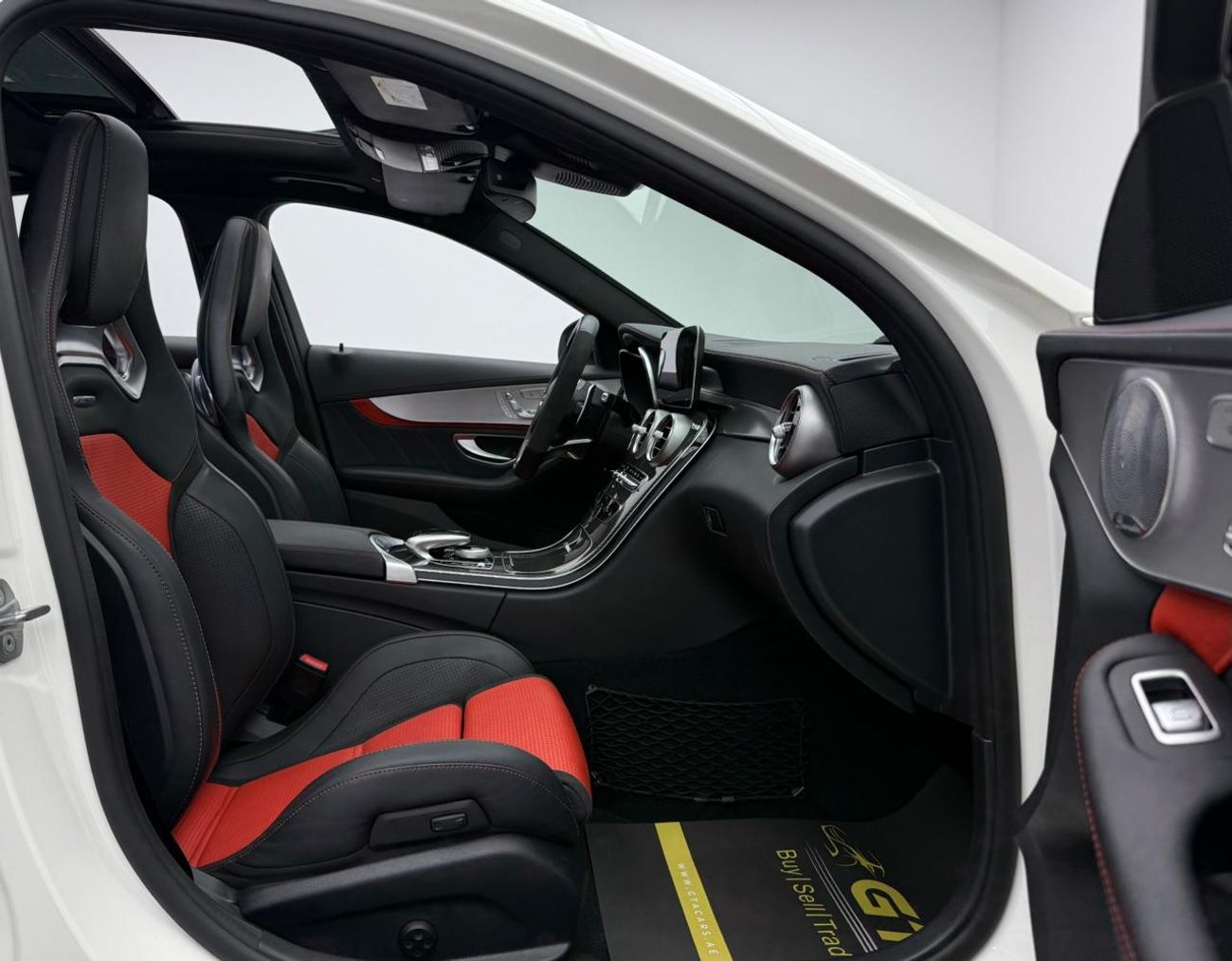 Mercedes-Benz C 63 S 2019 Mercedes Benz C63 S AMG, Warranty, Full Service History, Carbon Fiber Package, Full Option, GCC