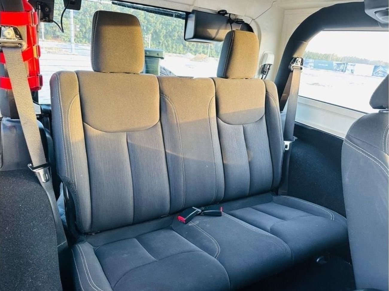 Jeep Wrangler Sahara 3.6L A/T