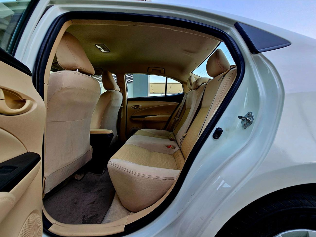 Toyota Yaris YARIS 1.5L GCC SPECS/ VERY LOW MILEAGE/ SINGLE OWNER