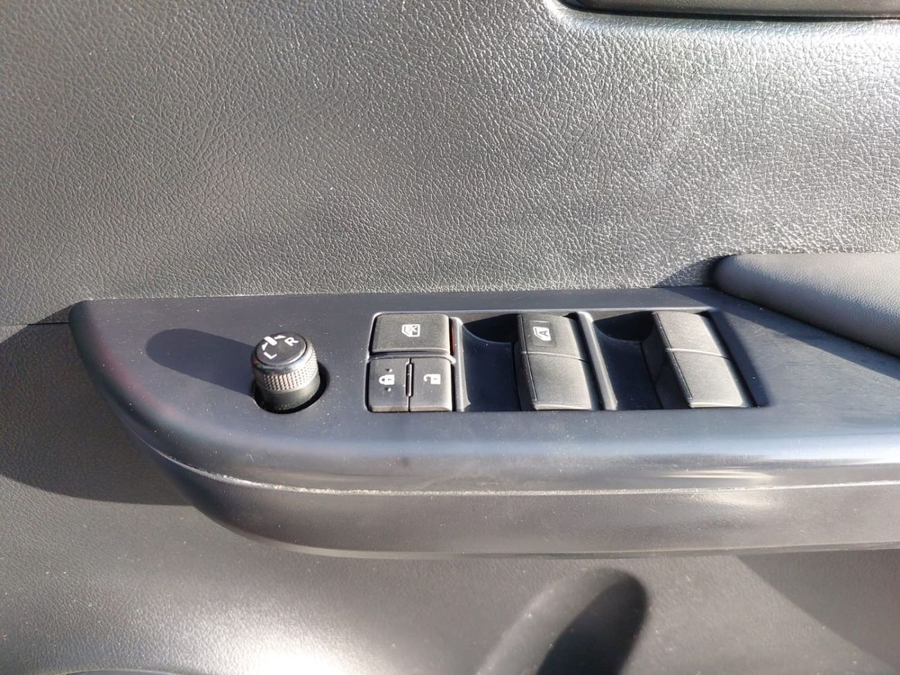 Toyota Hilux (RAMADAN OFFER) TOYOTA HILUX PICKUP RHD 2023 MODEL 2.8 L DIESEL AUTOMATIC(PM95545)