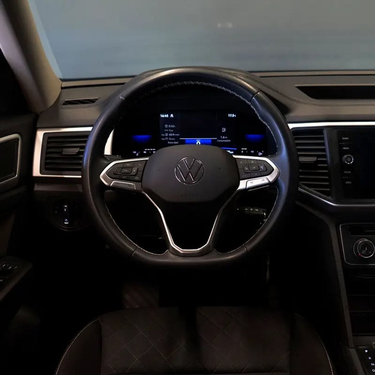 فولكس واجن تيرامونت Trendline 2.0L 1,532 p.m • 0% Downpayment • • 1 Year Warranty