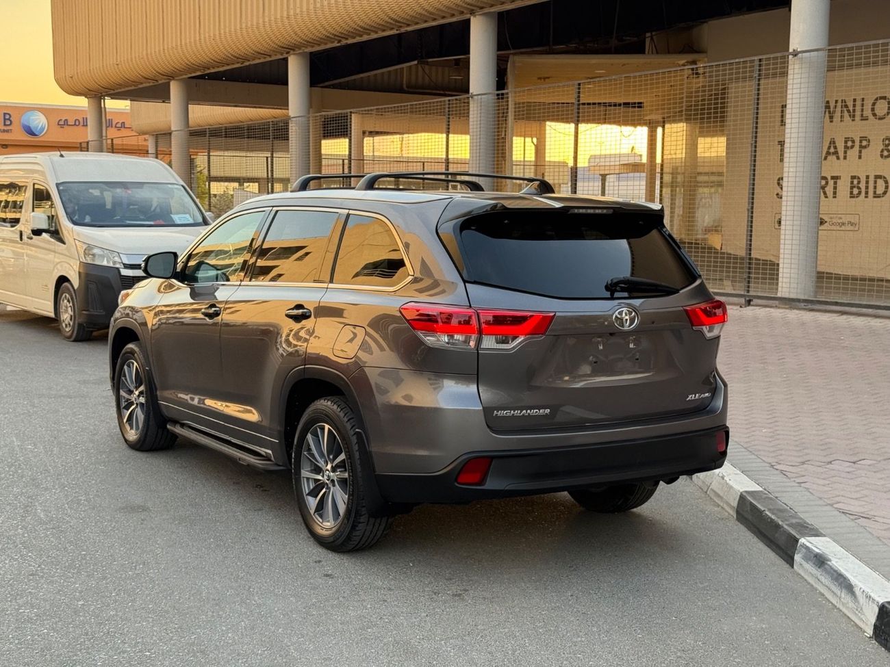 Toyota Highlander 2018 XLE LIMITED MOONROOF FULL OPTION 3.5/ 4x4 USA SPEC