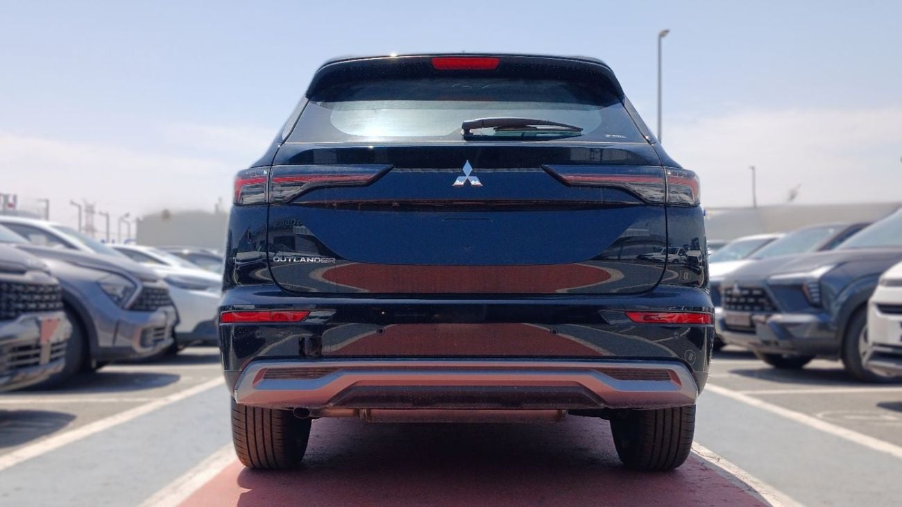 ميتسوبيشي آوتلاندر H Line 2.5L Petrol 4WD 2026YM