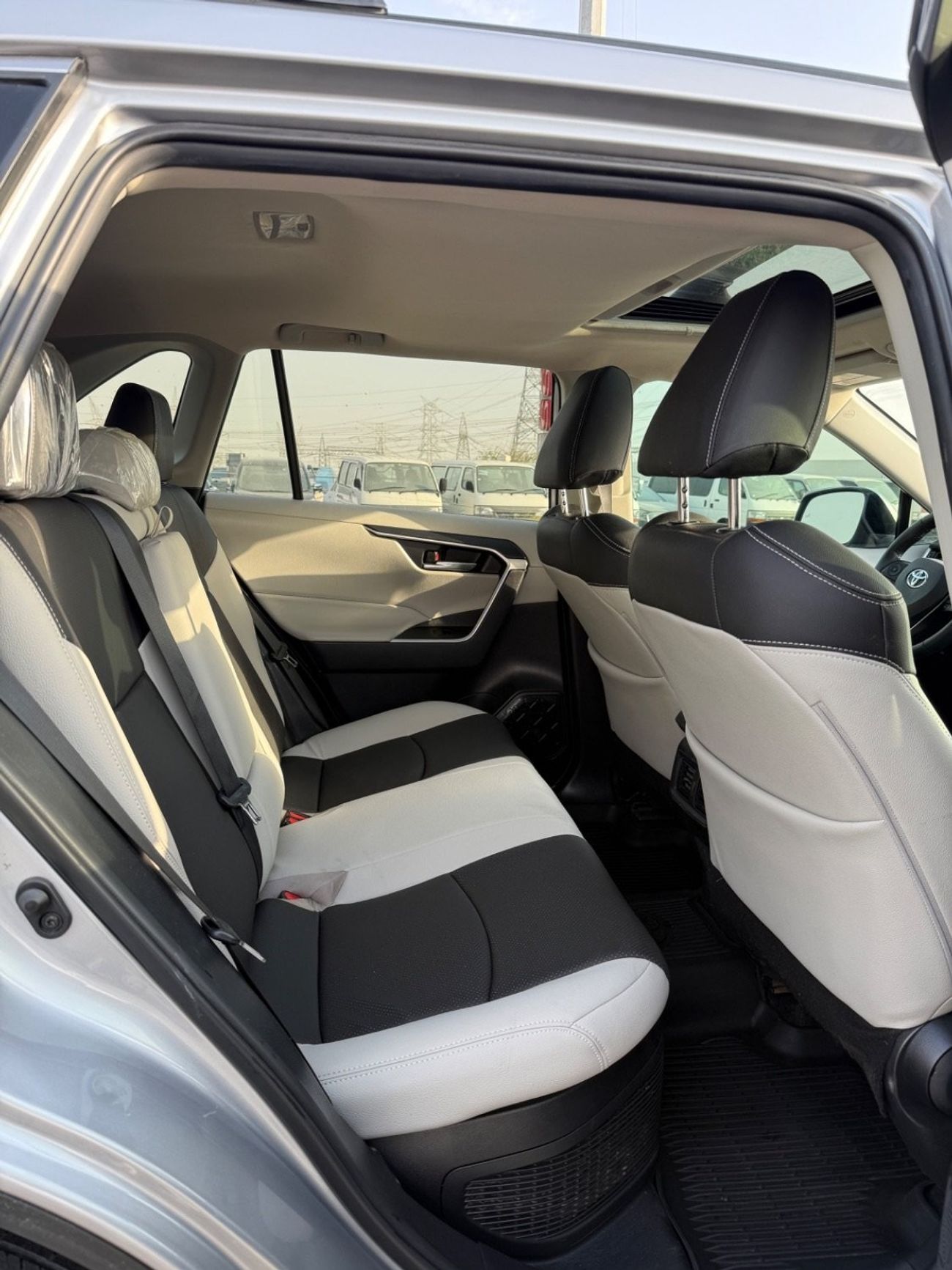 تويوتا راف ٤ RAV4 Xle Hybrid 4x4