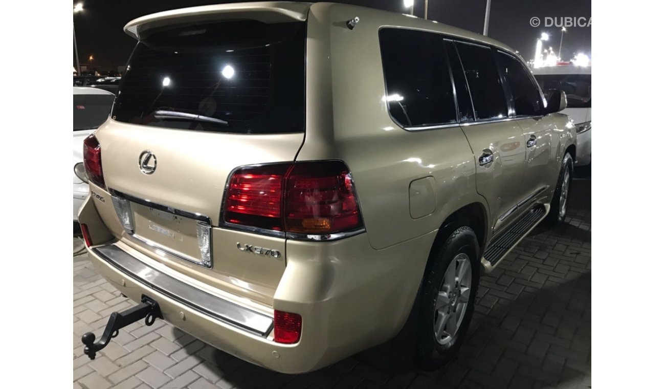 Lexus LX570 لكزسLX570 خليجي بحالة ممتازةرقم 1