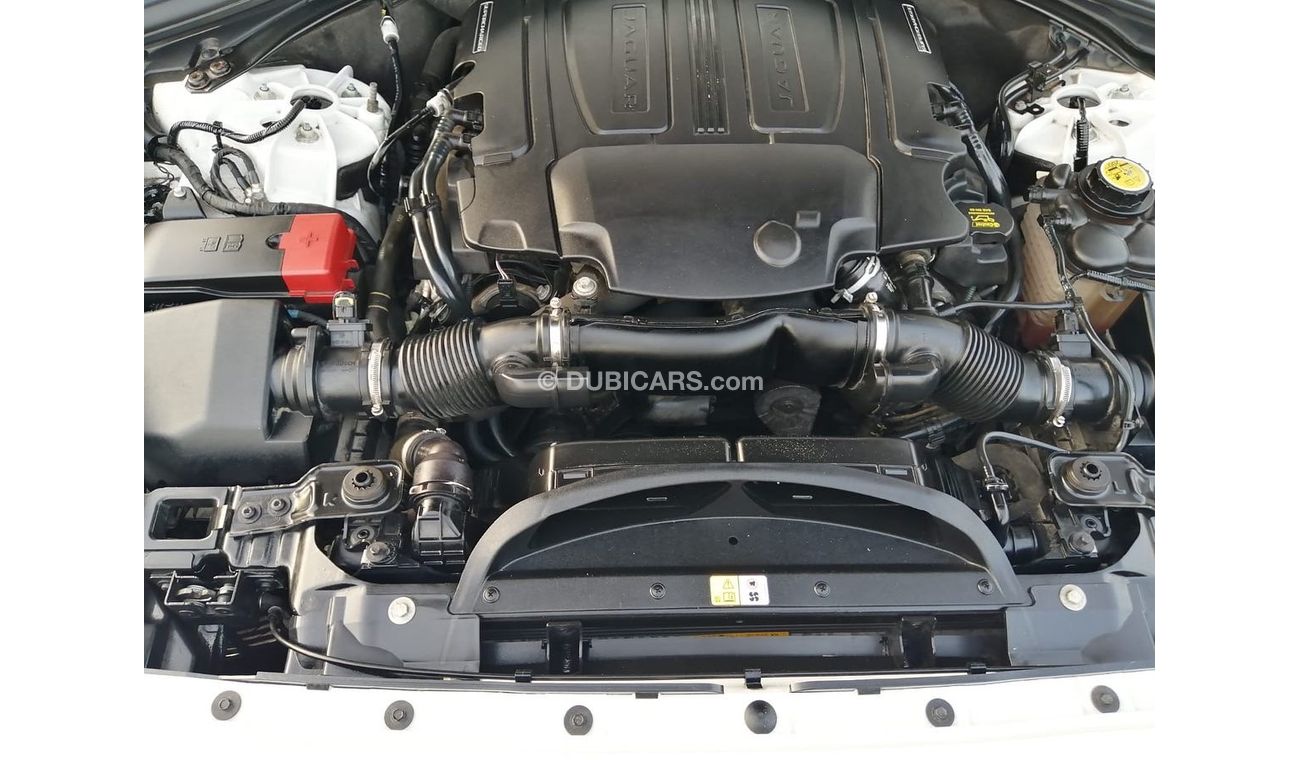 جاكوار F بيس جاكوار  F PACE 2018