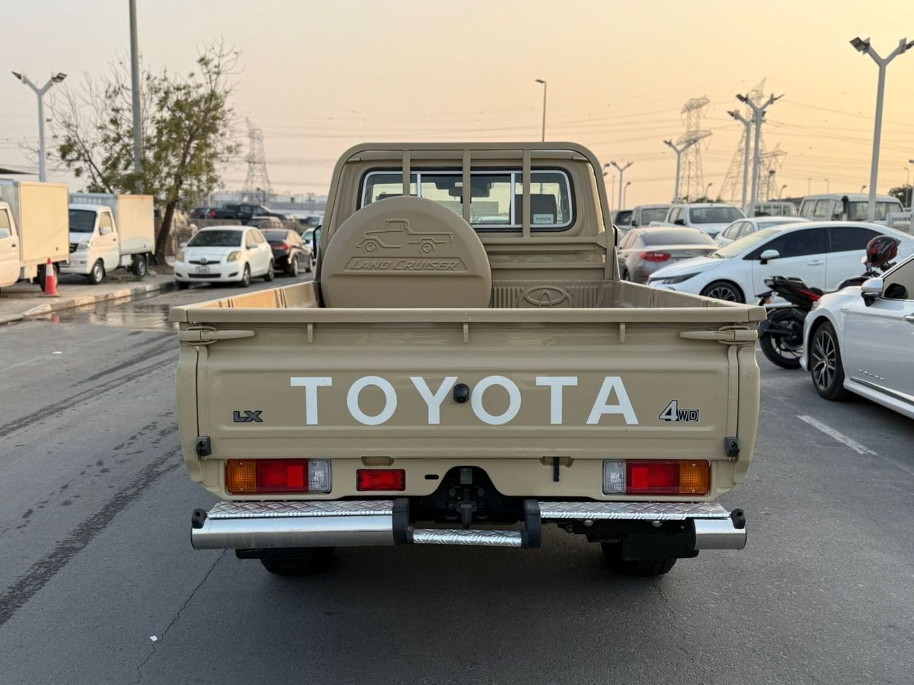 تويوتا لاند كروزر بيك آب TOYOTA LC79 PICKUP S/C 2.8L DIESEL A/T FULL OPTION 2025 MODEL