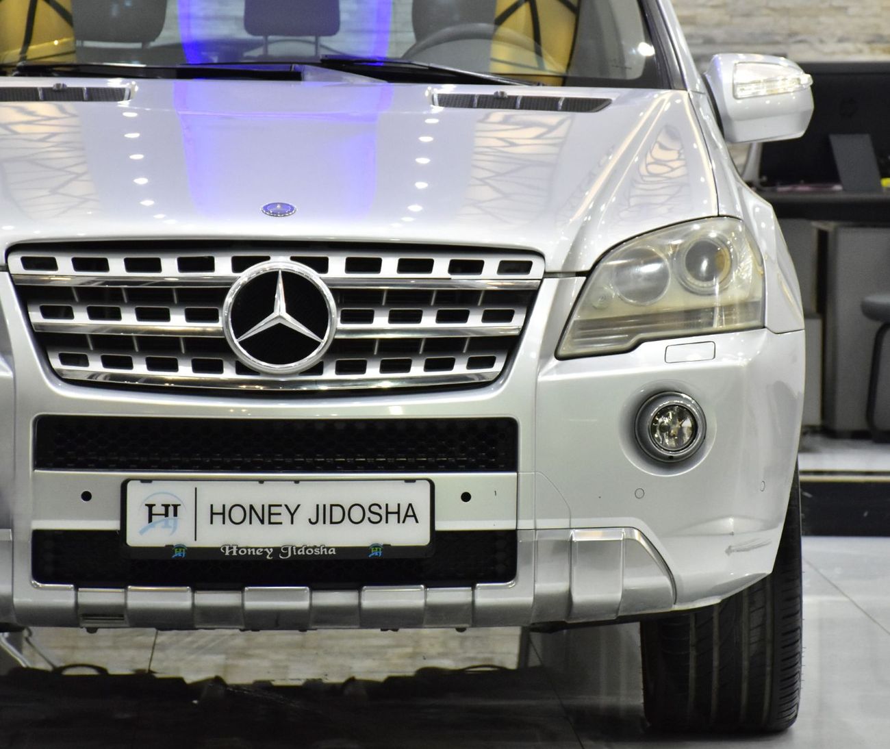 مرسيدس بنز ML 350 EXCELLENT DEAL for our Mercedes Benz ML350 4Matic ( 2009 Model ) in Silver Color GCC Specs