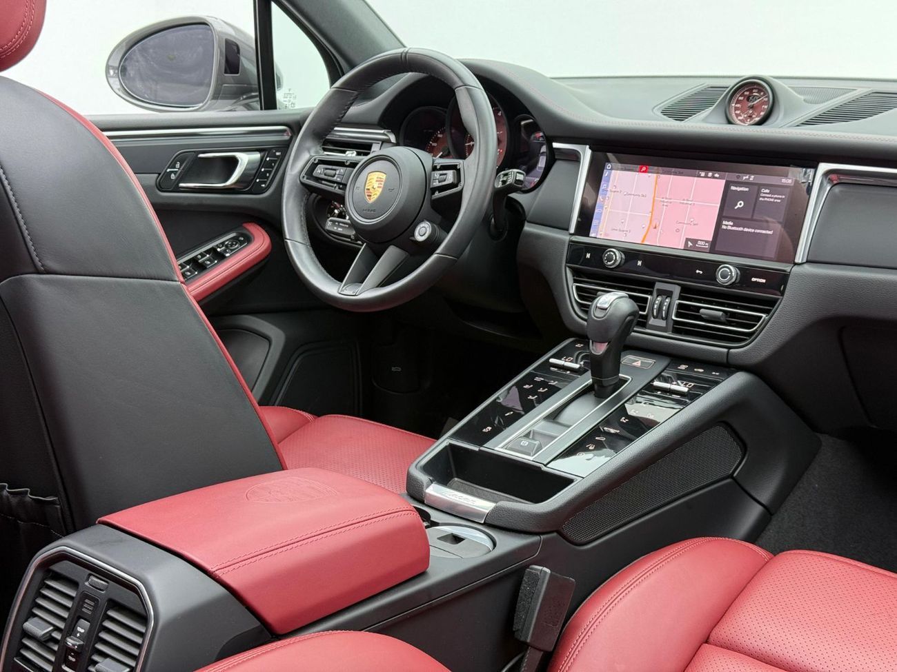 Porsche Macan T 2.0L (260 HP) 2024 Porsche Macan T, 2026 Porsche Warranty, Full Porsche Service History, Very Low