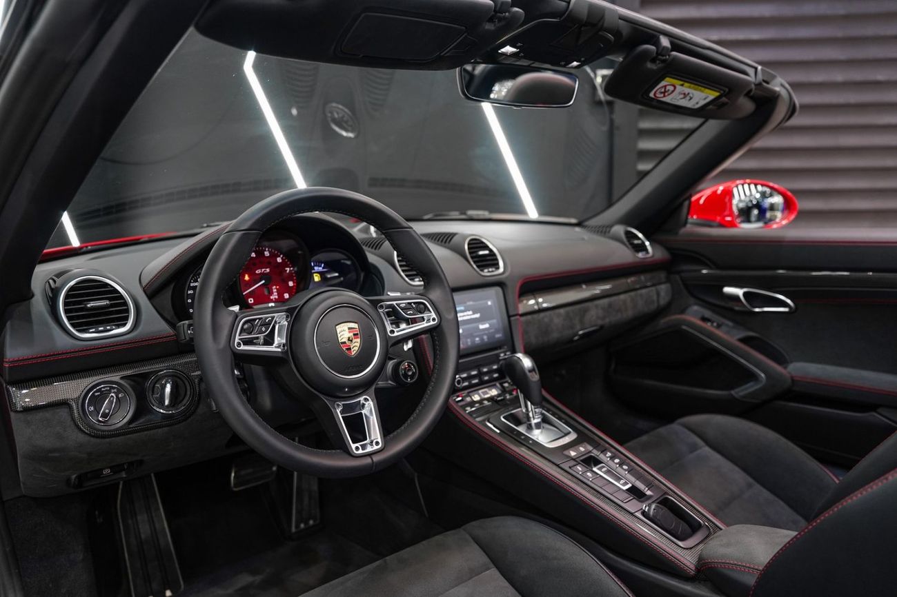 Porsche 718 Boxster GTS 4.0L A/T Sport Chrono Package, Carbon Interior, Very Low KM, Dealer Warranty