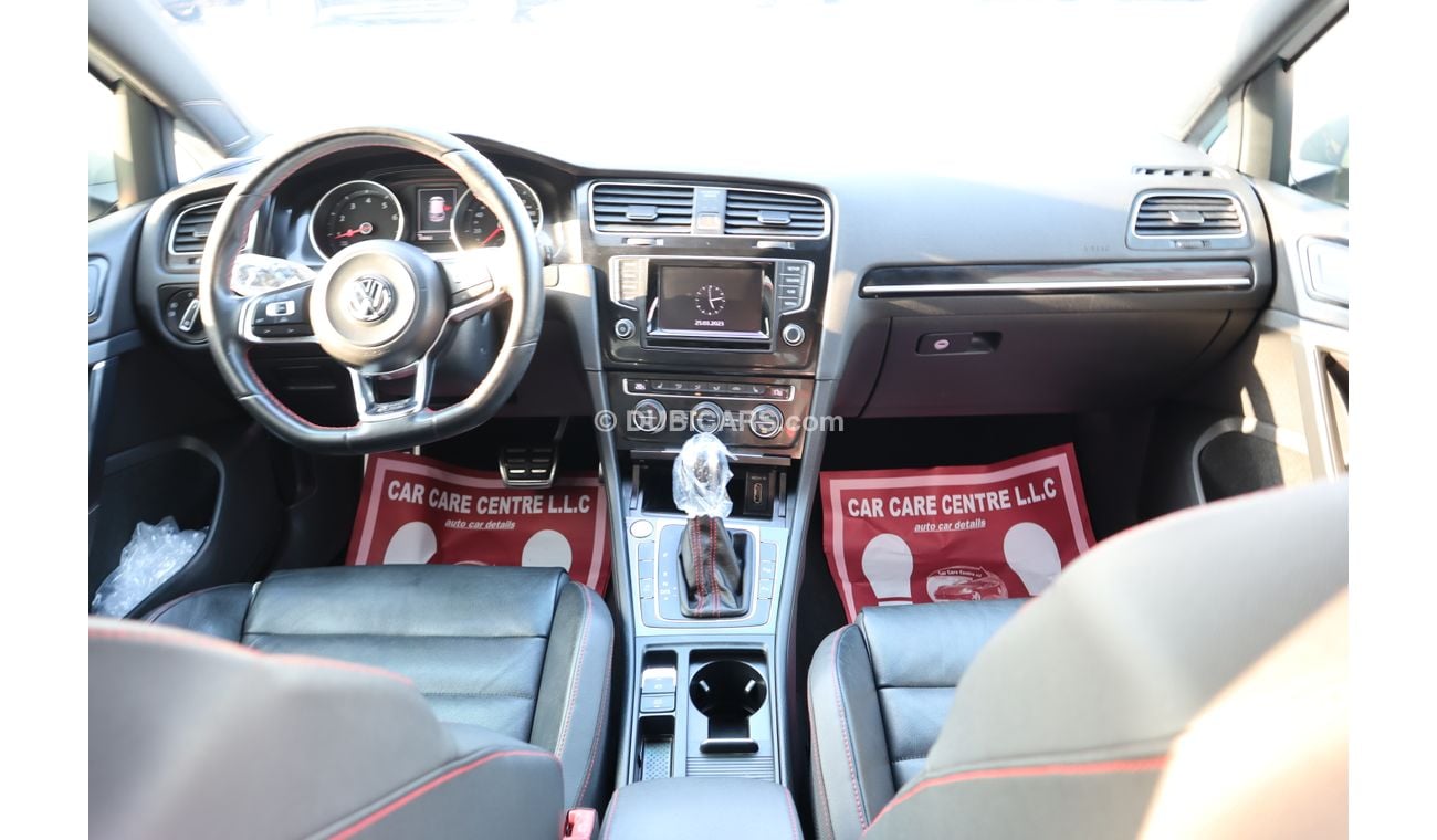 فولكس واجن جولف Volkswagen Golf GTI GCC V4 - Fully Loaded - Perfect Condition
