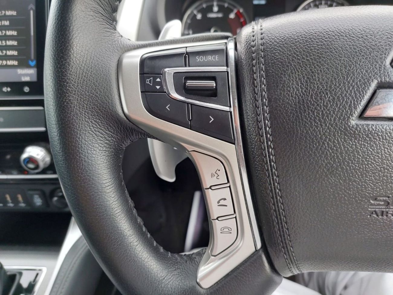 Mitsubishi Pajero MITSUBISHI PAJERO SUV RHD 2023 MODEL 2.4 L DIESEL AUTPMATIC(PM11732)