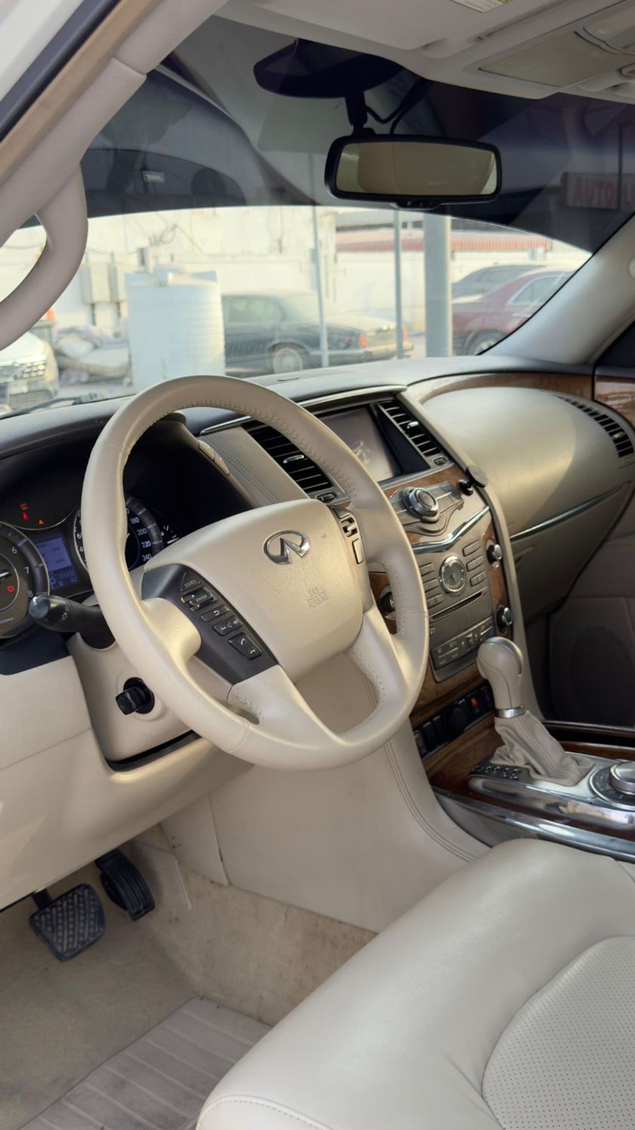 Infiniti QX56 Luxury 5.6L