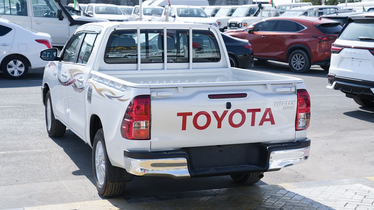 تويوتا هيلوكس SR5