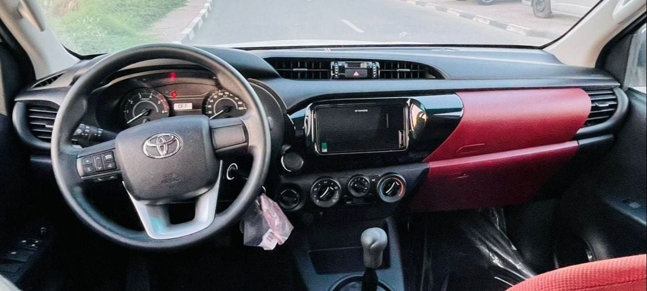 تويوتا هيلوكس PREMIER GL 2.4L Double Cab Utility