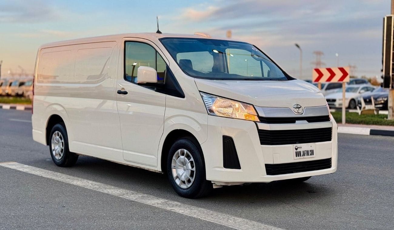 تويوتا هاياس PREMIUM CONDITION | 2.8L DIESEL ENGINE | REAR VIEW CAMERA | RHD