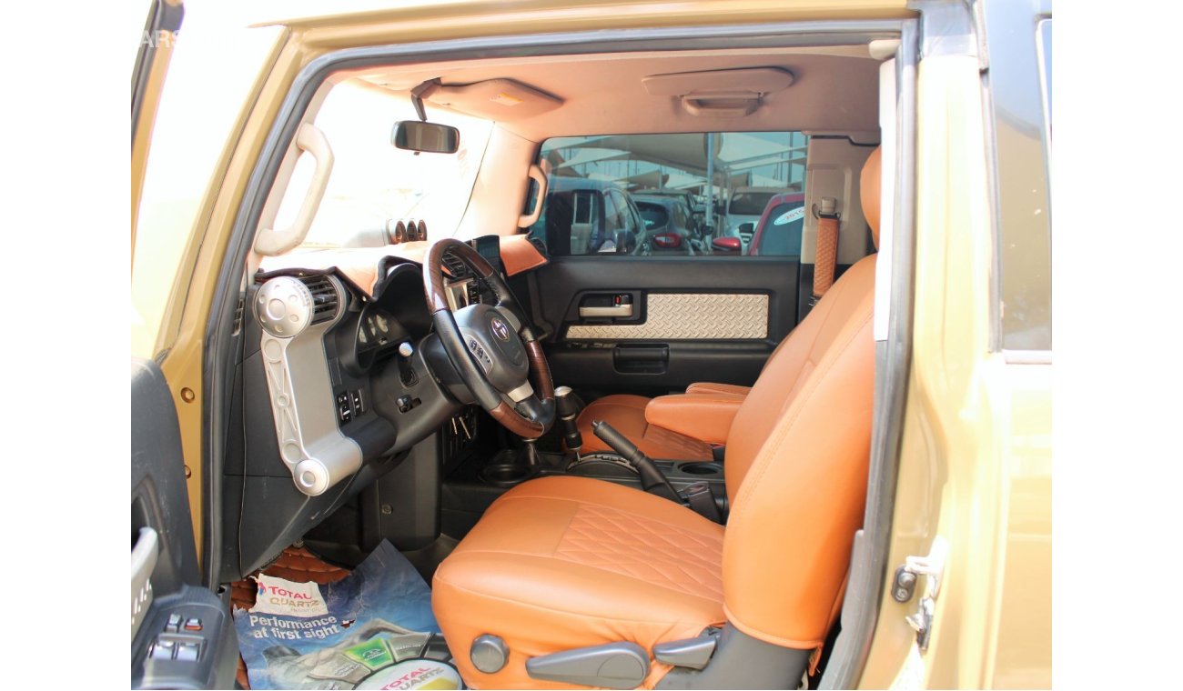 Toyota FJ Cruiser ACCIDENTS FREE - GCC - 2 KEYS - FULL OPTION - CAR IS IN EXCELLENT CONDITION