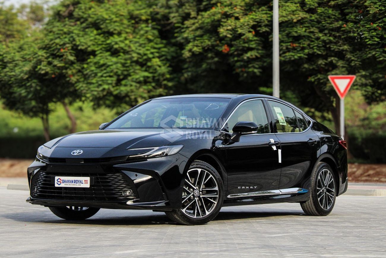 Toyota Camry LHD LE 2.5L HEV FWD AT WITH PANORAMIC SUNROOF 25MY
