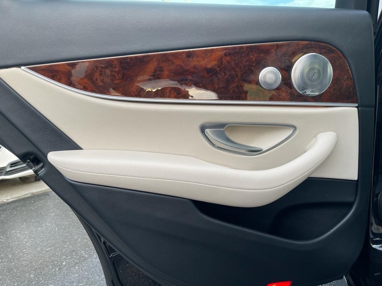 مرسيدس بنز E300 Mercedes E300 AMG _American_2017_Excellent Condition _Full option