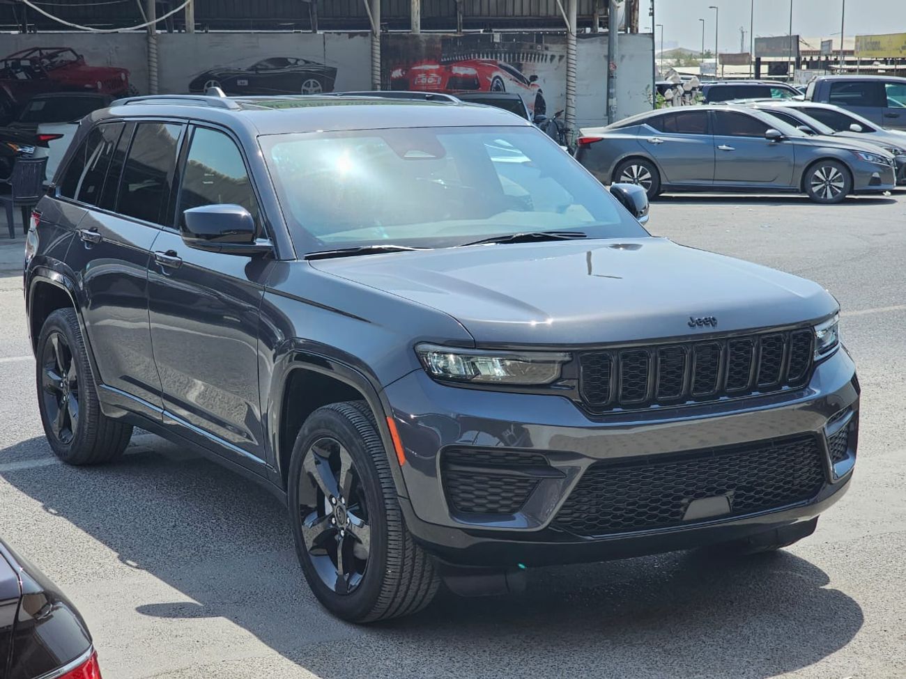 جيب جراند شيروكي Laredo 3.6L RWD