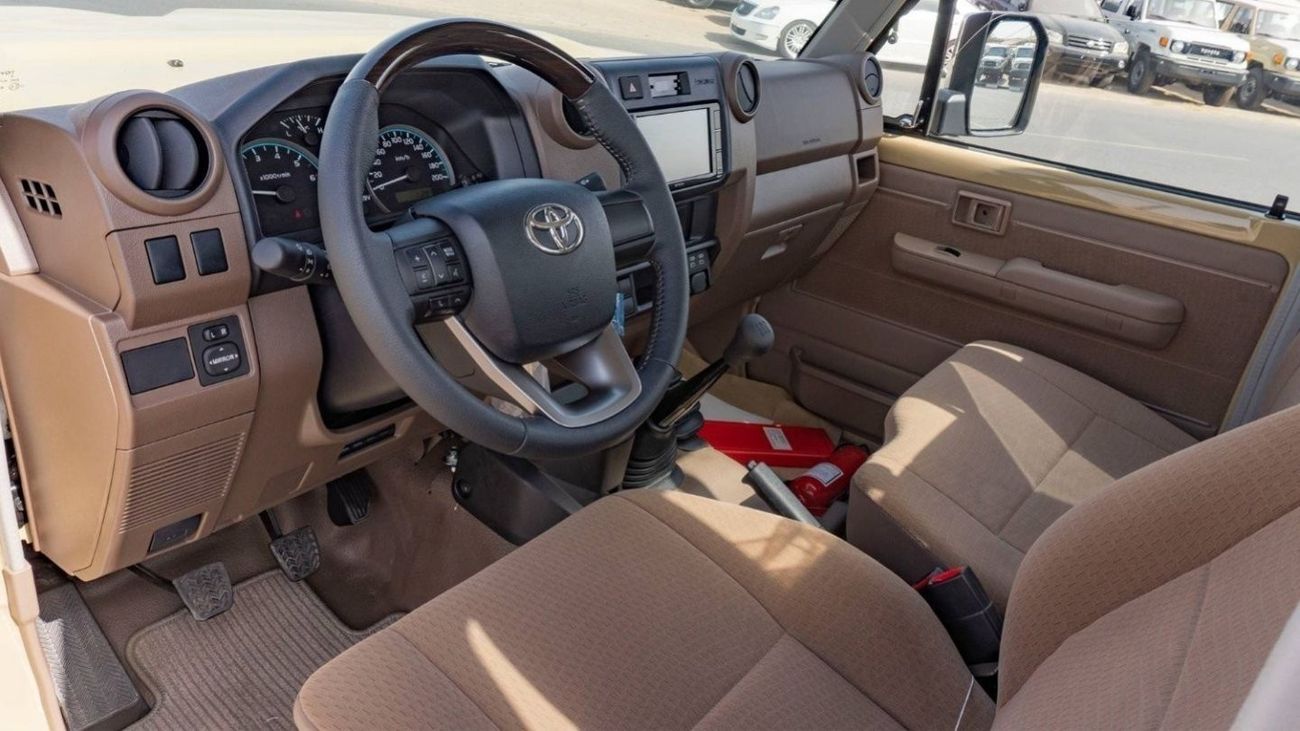 Toyota Land Cruiser Pick Up 2024 Toyota LC79 4.0L petrol Manual transmission