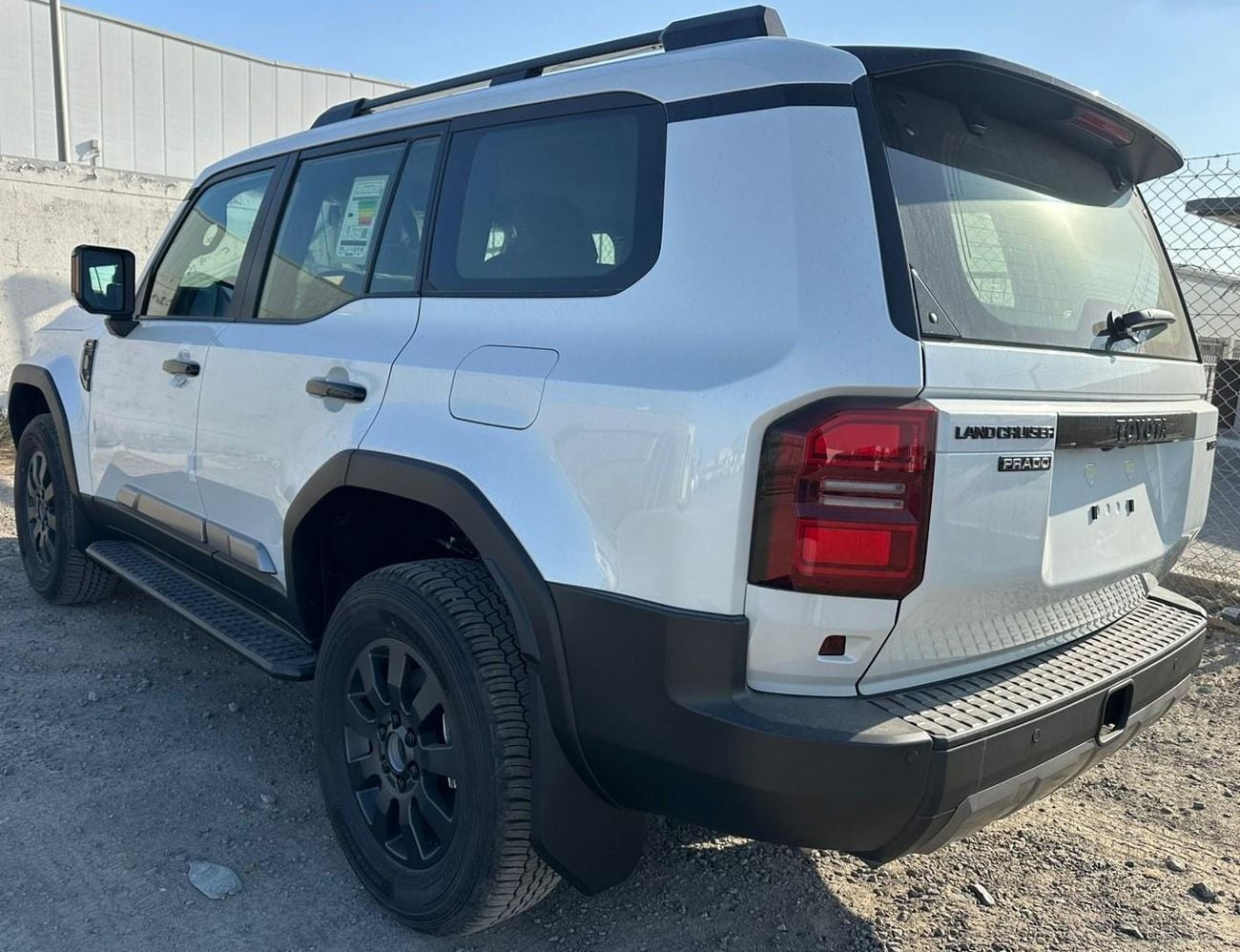 تويوتا برادو VXR Adventure Dual Tone 2.4T
