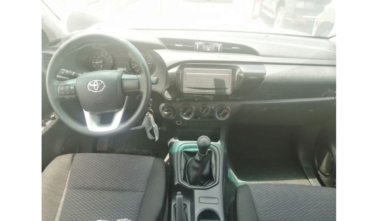Toyota Hilux 2.7   petrol  4x4