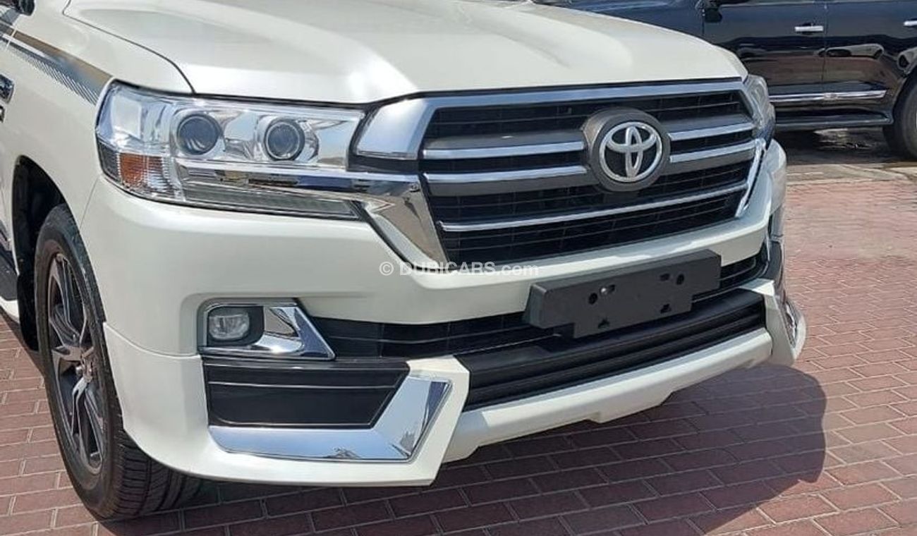 Toyota Land Cruiser TOYOTA LAND CRUISER VXR 5.7 GCC SPEC NO ACCIDENT WITHOUT DYE