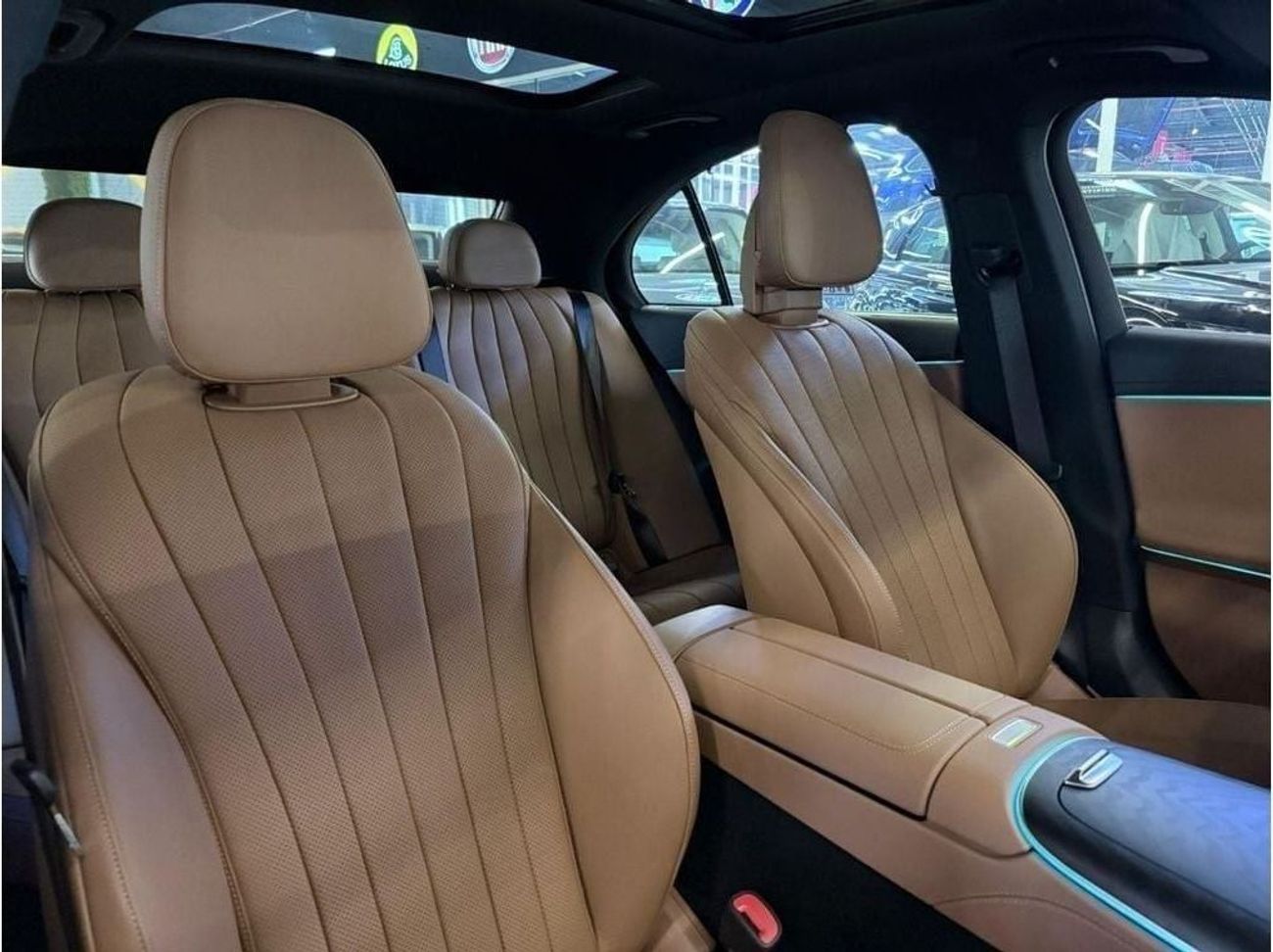 Mercedes-Benz E200 2025 MERCEDES BENZ E200 AMG LINE - Dealer Warranty 2 years could be extend