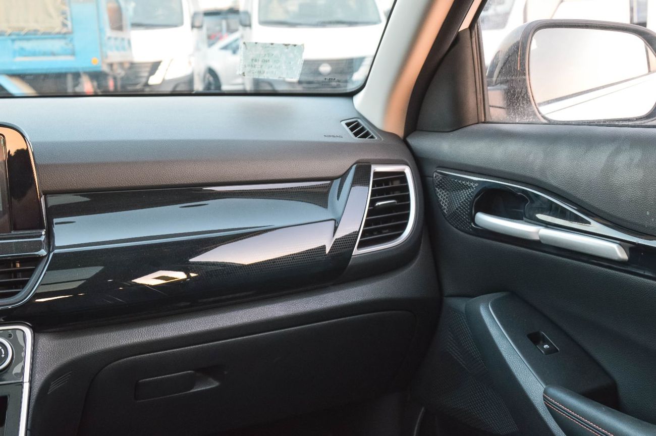 Kia Seltos KIA SELTOS 1.5L LUXURY PETROL SUV 2025