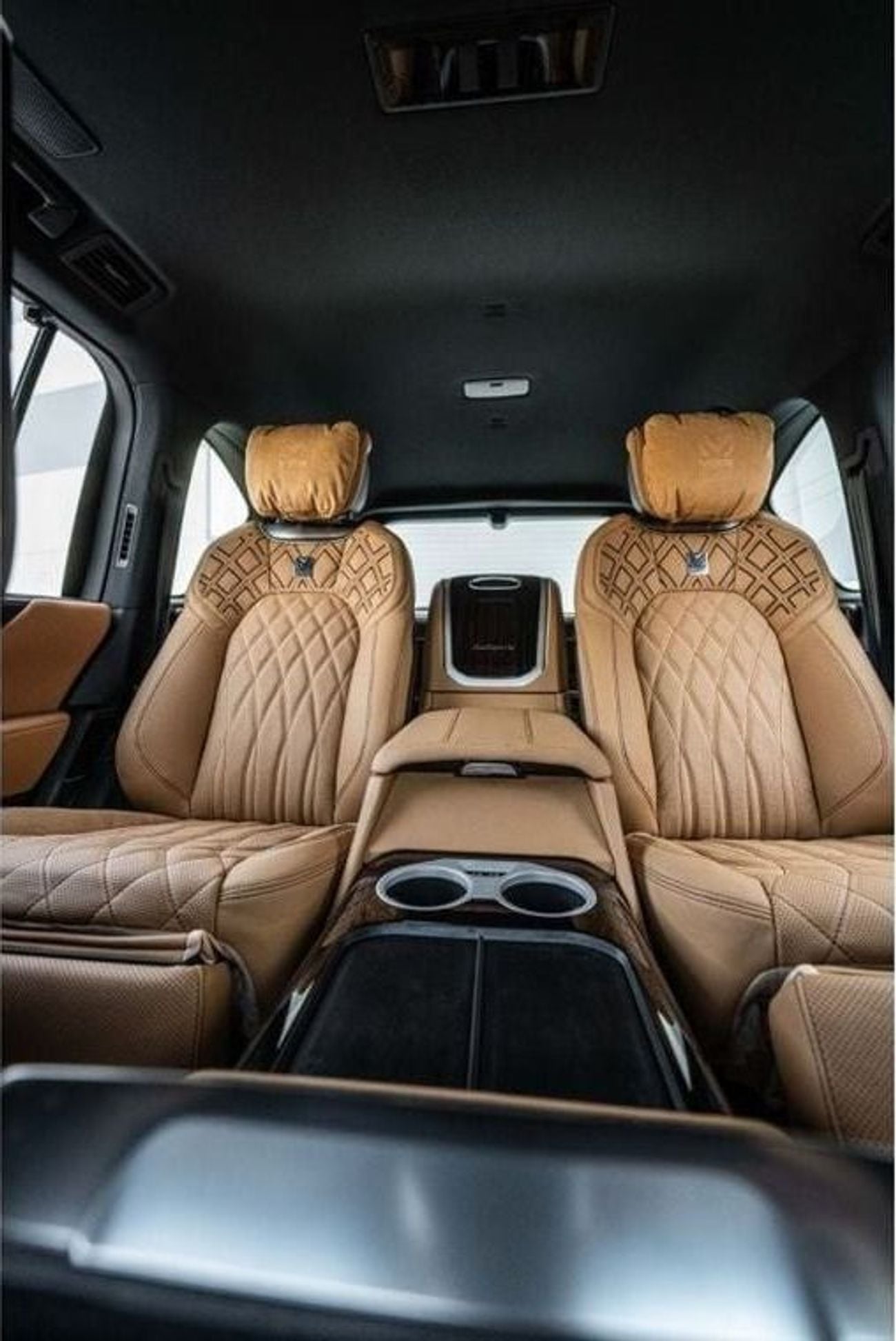 لكزس LX 600 3.5L PETROL A/T SIGNATURE WITH MBS AUTOBIOGRAPHY VIP SEATS