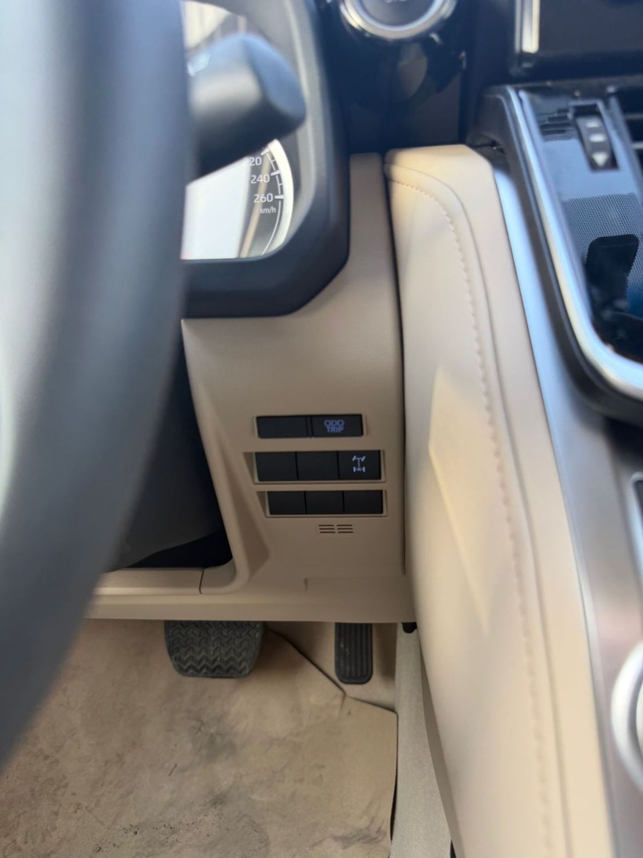 تويوتا لاند كروزر Toyota Land Cruiser GXR 4.0 2025 Full with sunroof