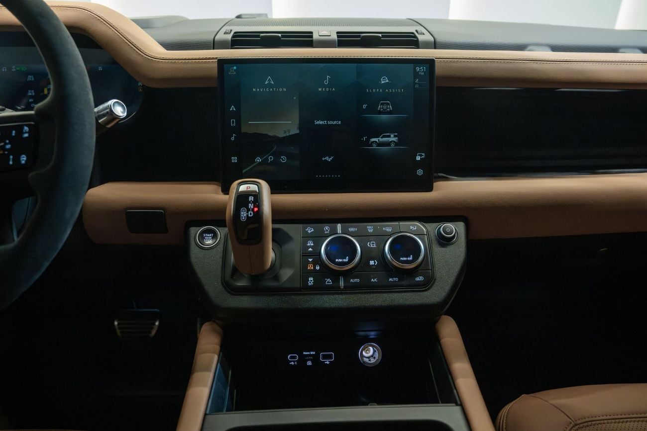 Land Rover Defender 90 P525 - 2022 | AL TAYER | SHORT-WHEEL BASE | V8 EDITION | UNDER WARRANTY | PERFECT CONDITION