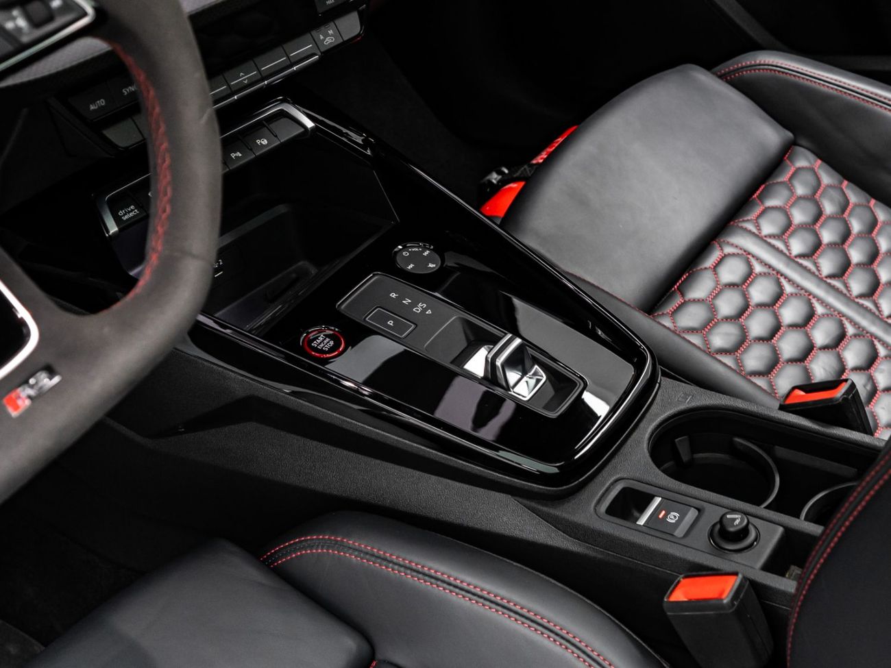 أودي RS3 TFSI quattro 2.5L Sedan