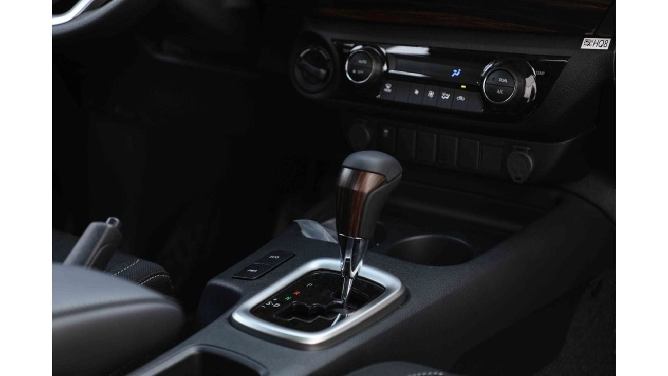 تويوتا هيلوكس 2024 تويوتا هايلكس 4x4 DC 2.7 HI - أبيض بلاتيني لؤلؤي من الداخل أسود | تصدير فقط