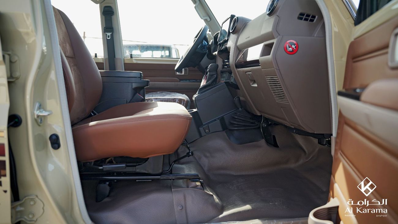 Toyota Land Cruiser Pick Up LC79 2.8L LX - 4x4 - Diff Lock - Rear Camera - Winch - Cruise Control - Full Option GCC