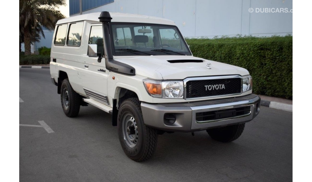 تويوتا لاند كروزر 78 HARDTOP LONG WHEEL BASE  V8 4.5L TURBO DIESEL 4WD 9 SEAT MANUAL TRANSMISSION