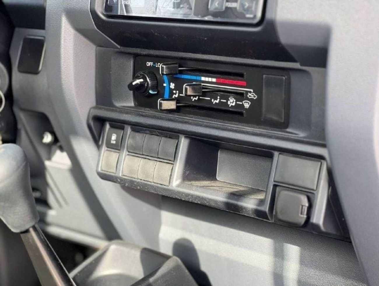 Toyota Land Cruiser Pick Up LC79 S/C 4.0L PTR M/T // 2025 // STANDERD OPTION // SPECIAL OFFER // BY FORMULA AUTO // FOR EXPORT