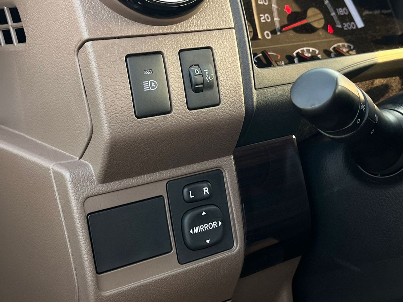 Toyota Land Cruiser Pick Up Toyota Land Cruiser LC79 SC 4.0 AT 2025 Full option