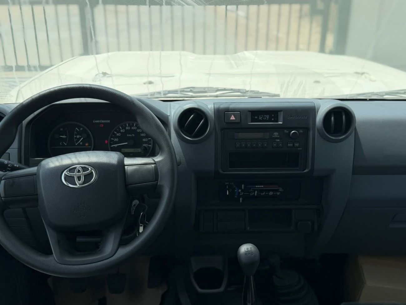 Toyota Land Cruiser 70 LC76 LX TOYOTA LC76 4.2 MT 2026 BASIC NO DIFF LOCK