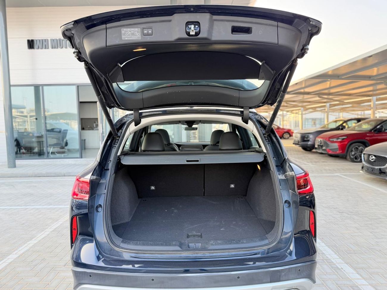 إنفينيتي QX50 Luxury 2.0L RWD