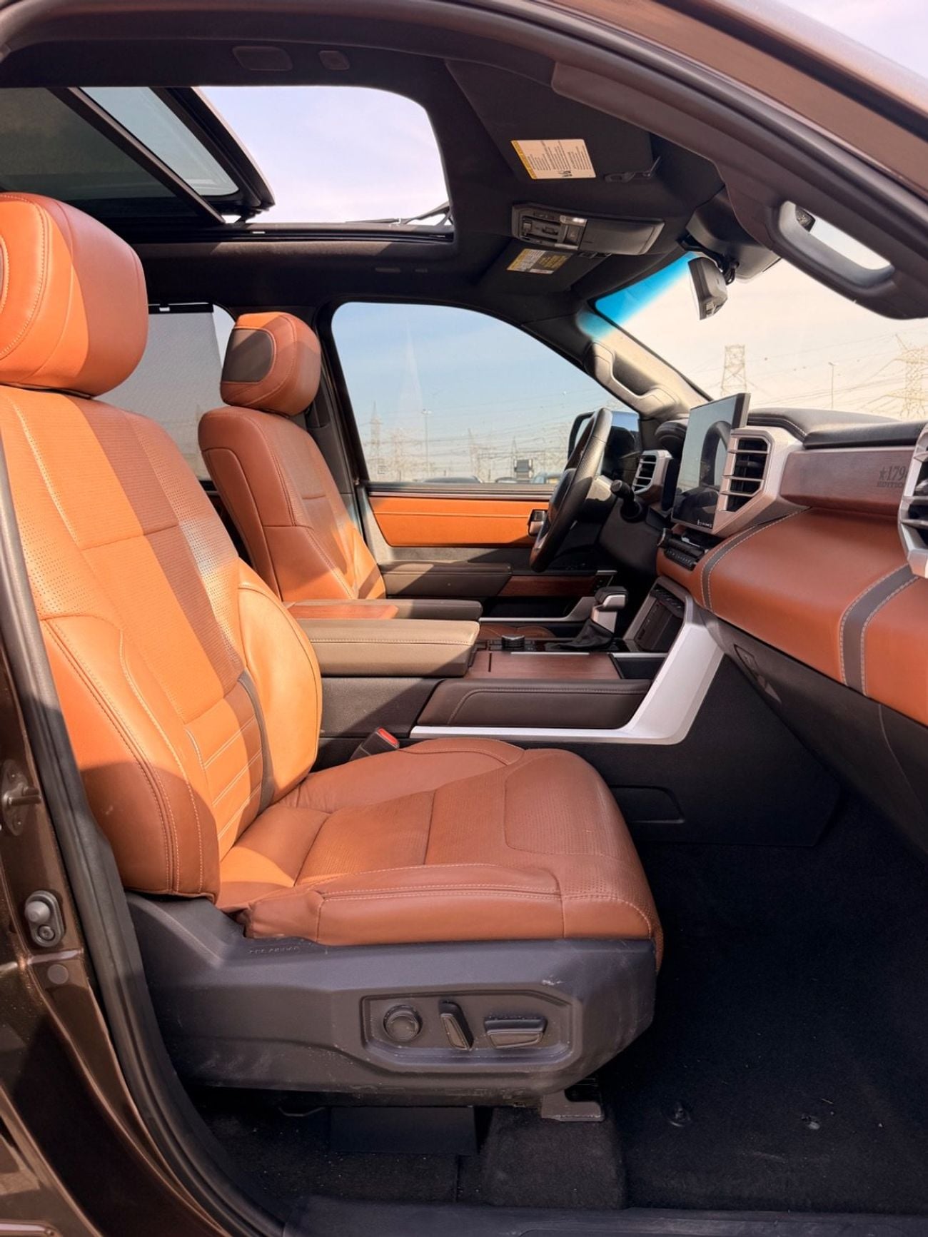 Toyota Tundra Platinum 1794 Edition 3.4L / panoramic, 360 camera, full option